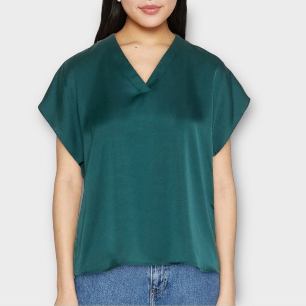 Marie Oliver Faux Suede V-Neck Boxy Top in Green Women’s Size XS
